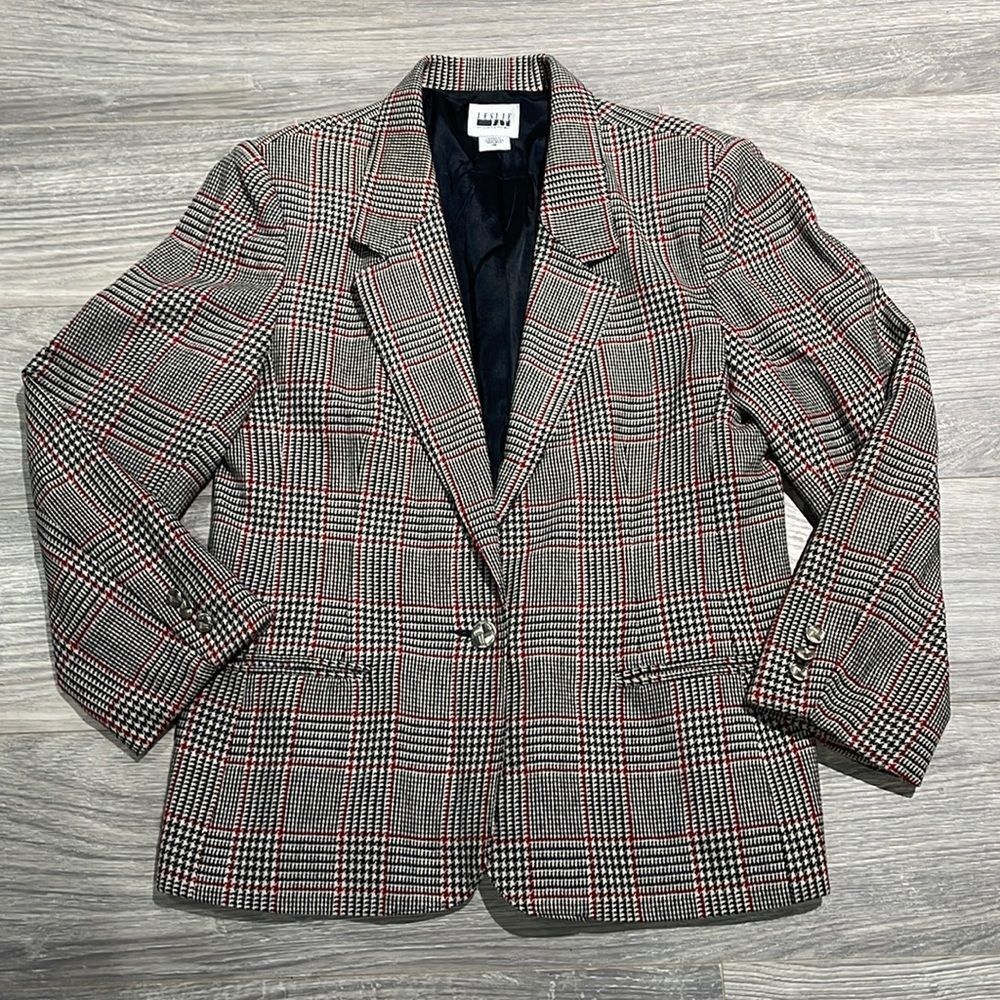 Vintage Leslie Fay Sportswear tartan blazer with silver buttons and shoulder pad